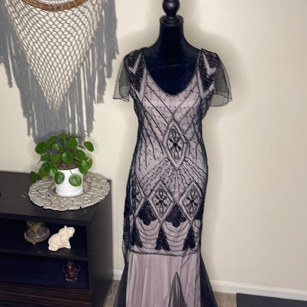 20’s inspired dress. Black with sequence detailing.